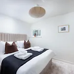 Luxury Ground Floor 2 Bed Apartment